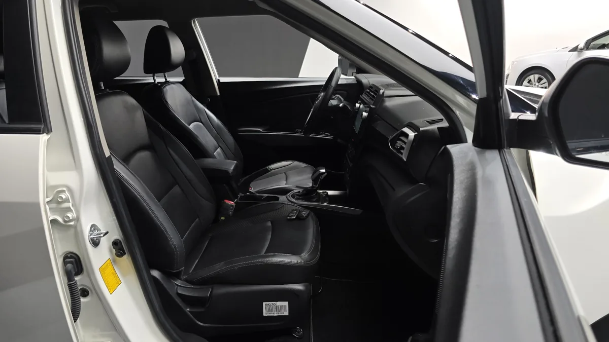 KG Mobility (SsangYong) Tivoli interior detail