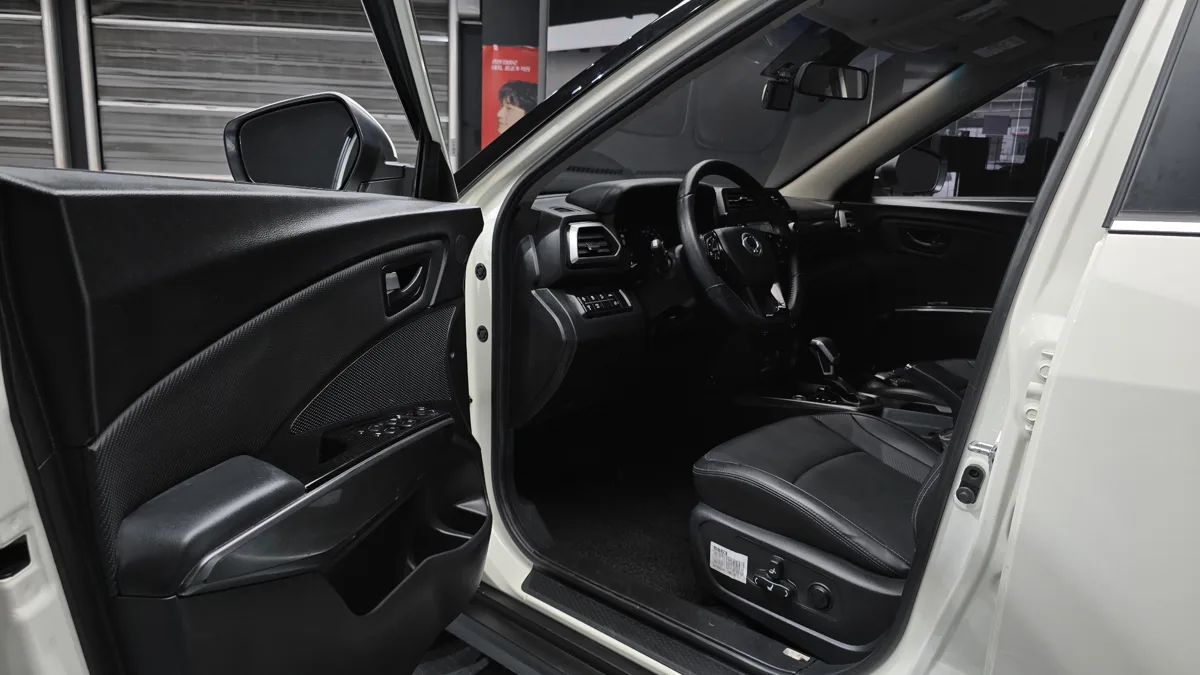 KG Mobility (SsangYong) Tivoli interior detail
