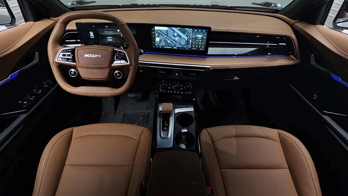 KG Mobility (SsangYong) Torres interior detail