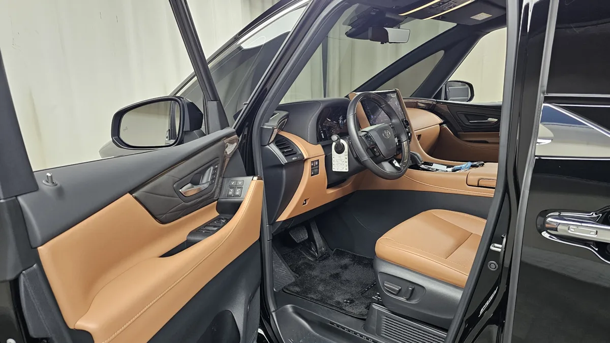 Toyota Alphard interior detail