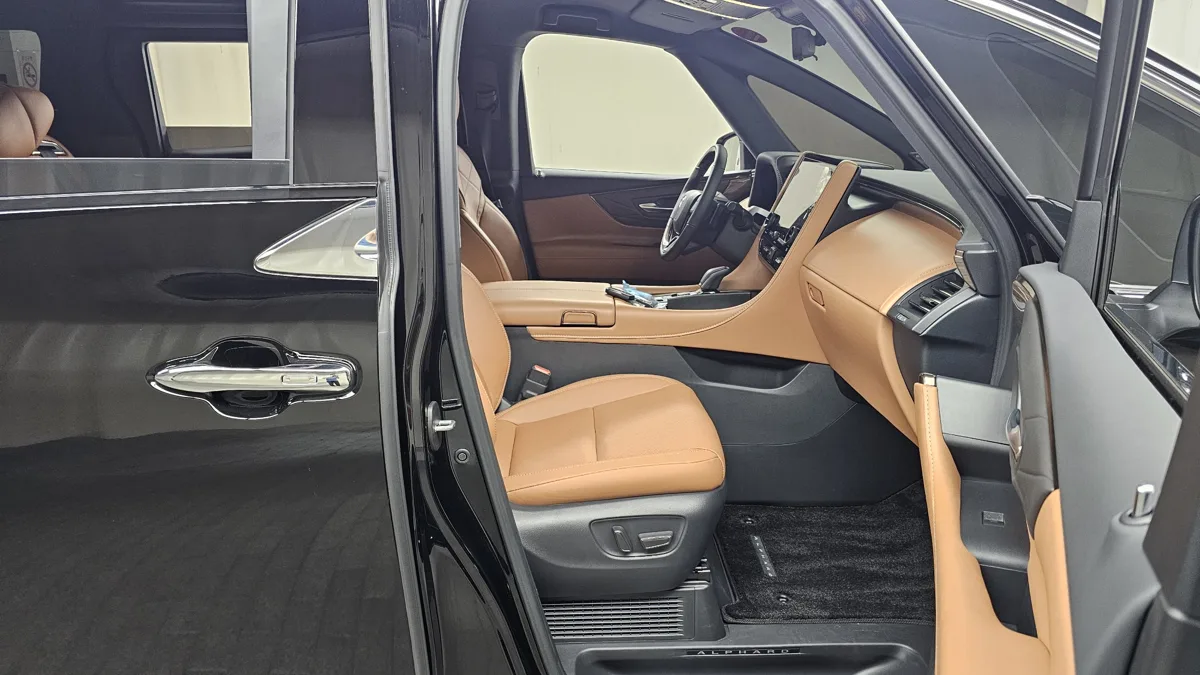 Toyota Alphard interior detail