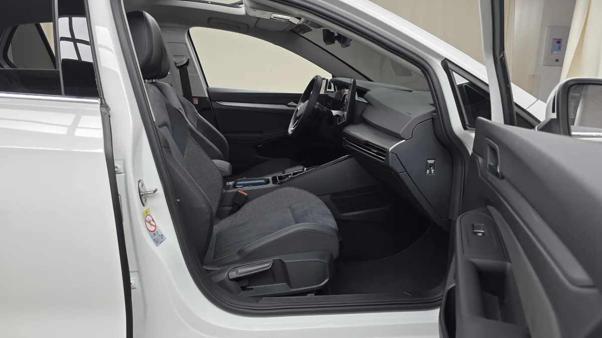 Volkswagen Golf interior detail