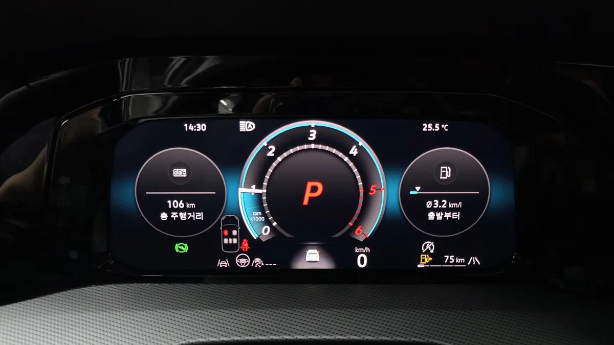 Volkswagen Golf interior detail