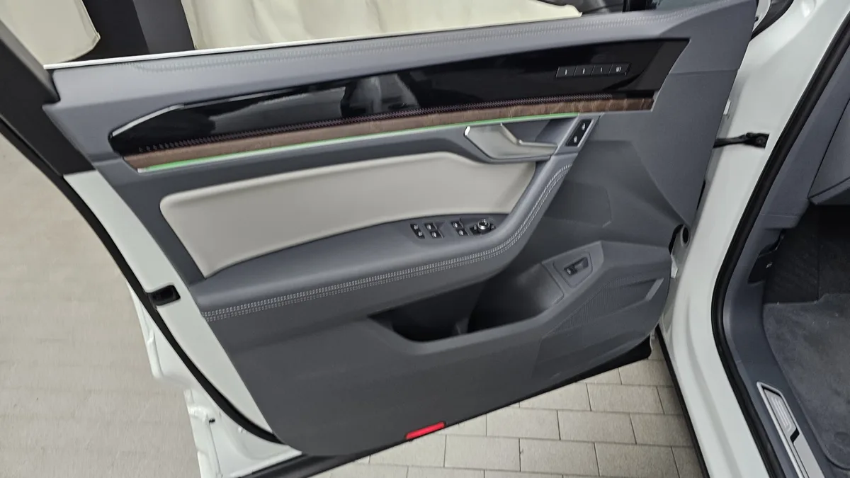 Volkswagen Touareg interior detail