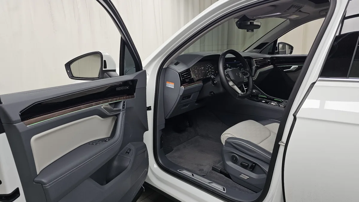 Volkswagen Touareg interior detail