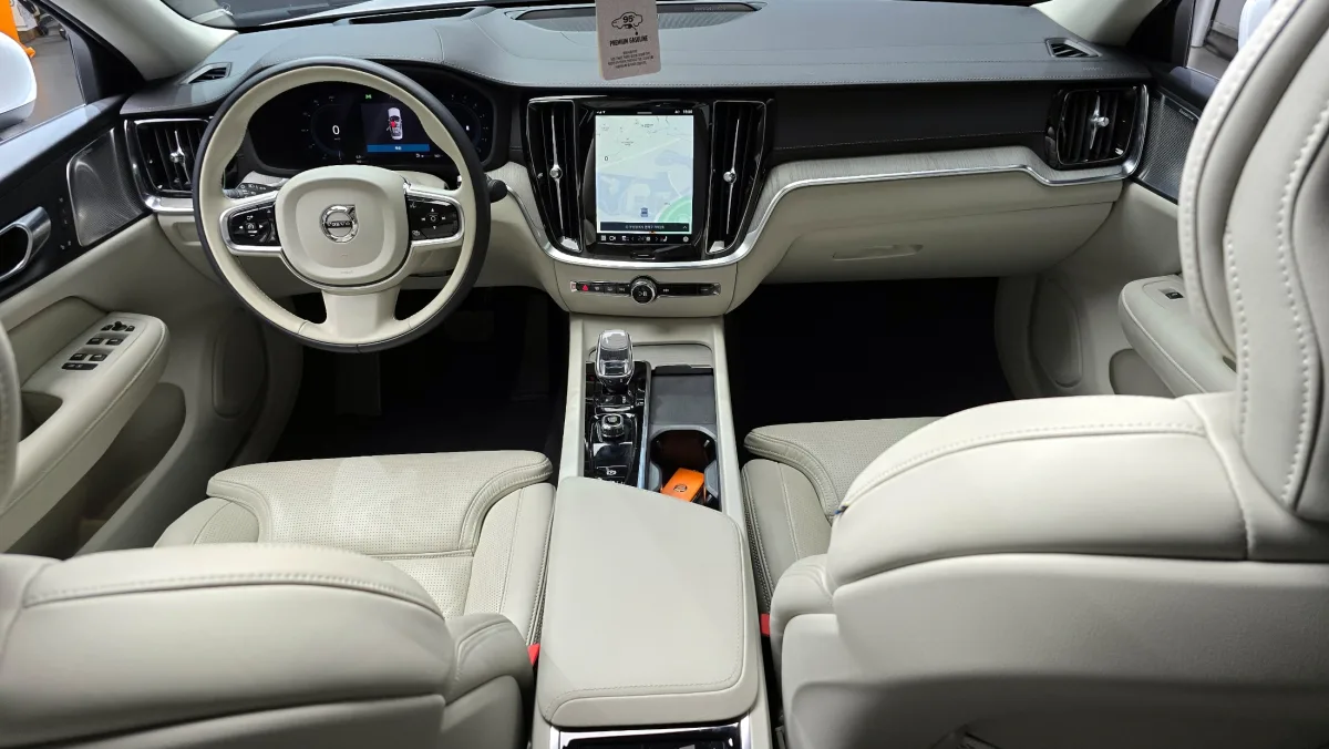 Volvo S60 interior detail