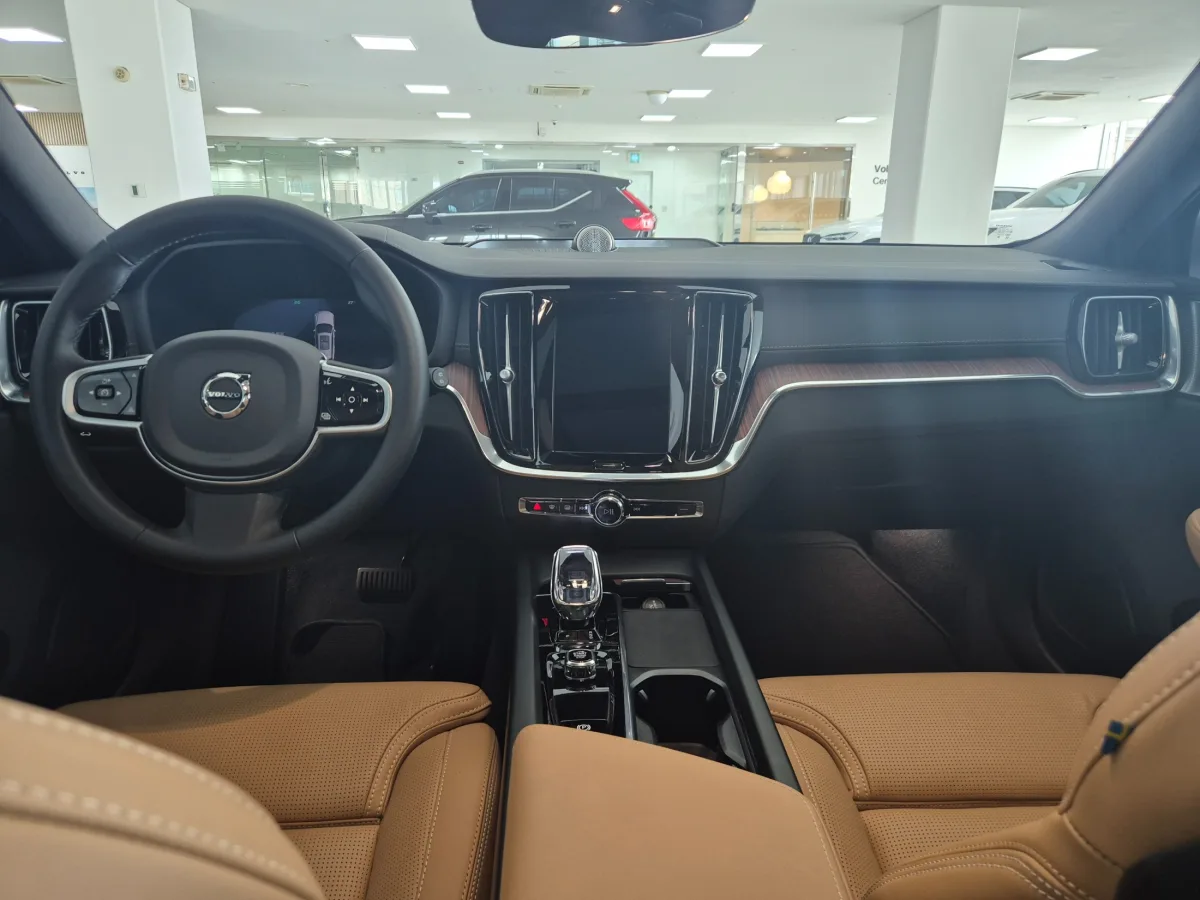 Volvo V60 interior detail