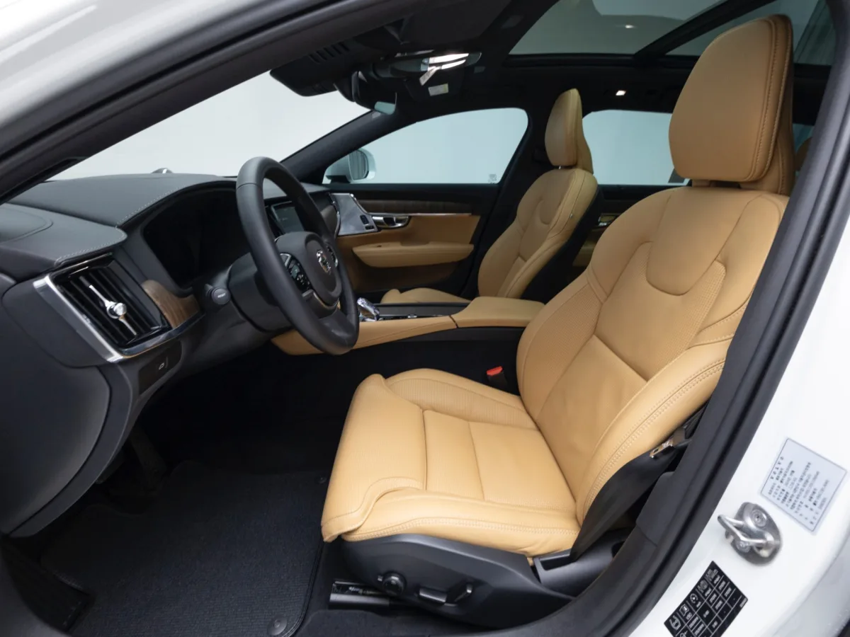 Volvo V90 interior detail