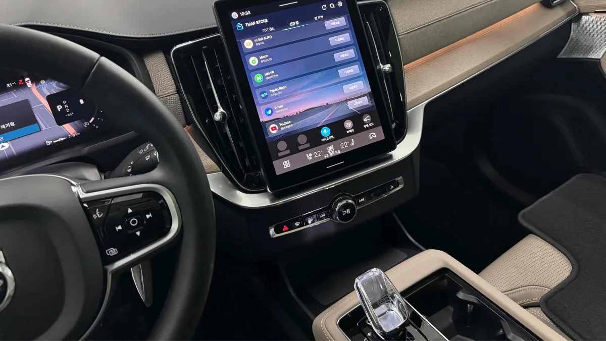 Volvo XC90 interior detail