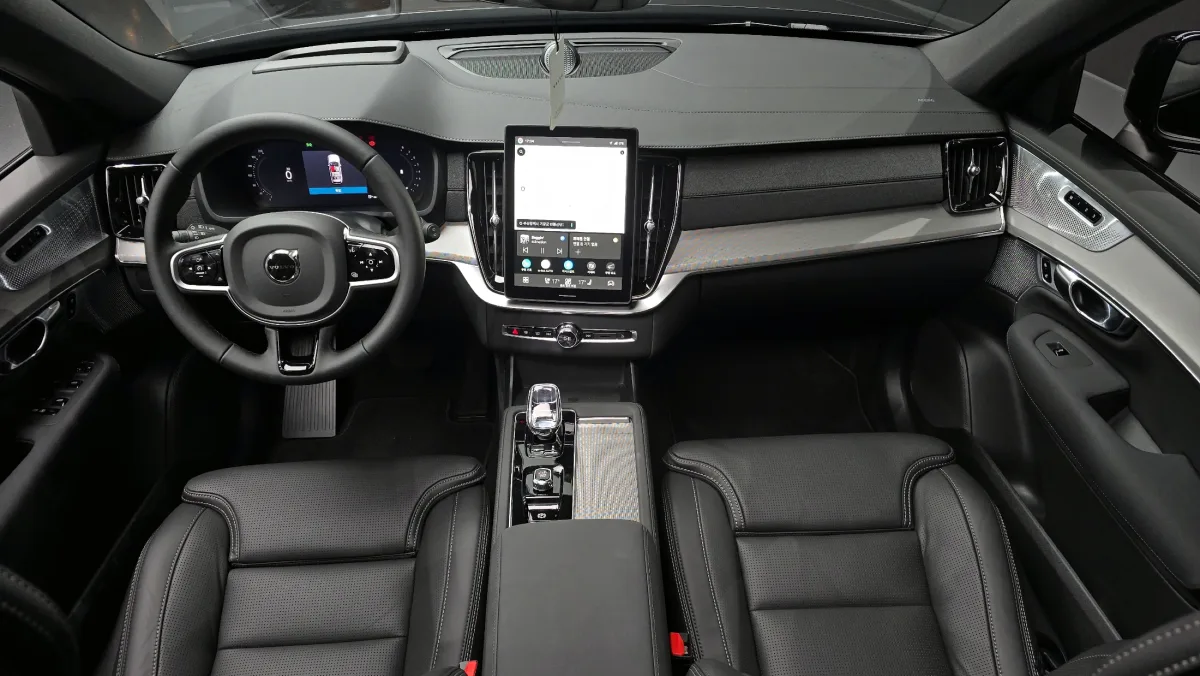 Volvo XC90 interior detail
