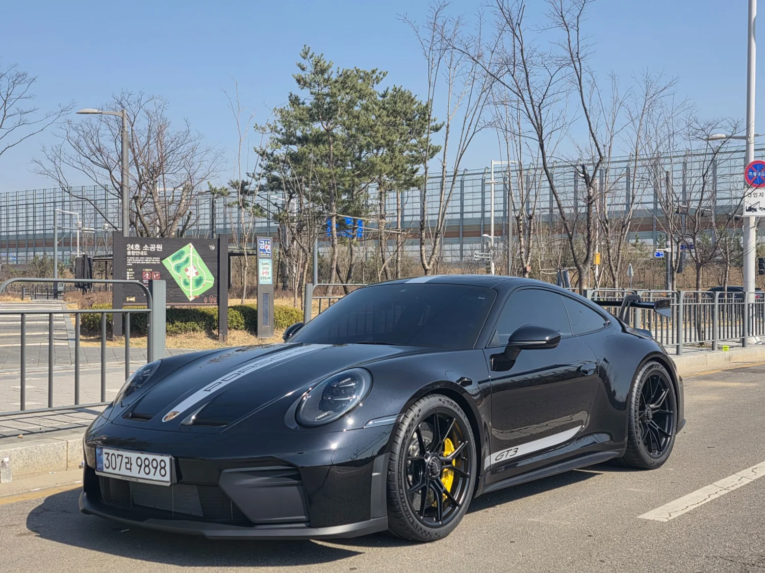 Porsche 911 sourced from Korea by AJ Trading