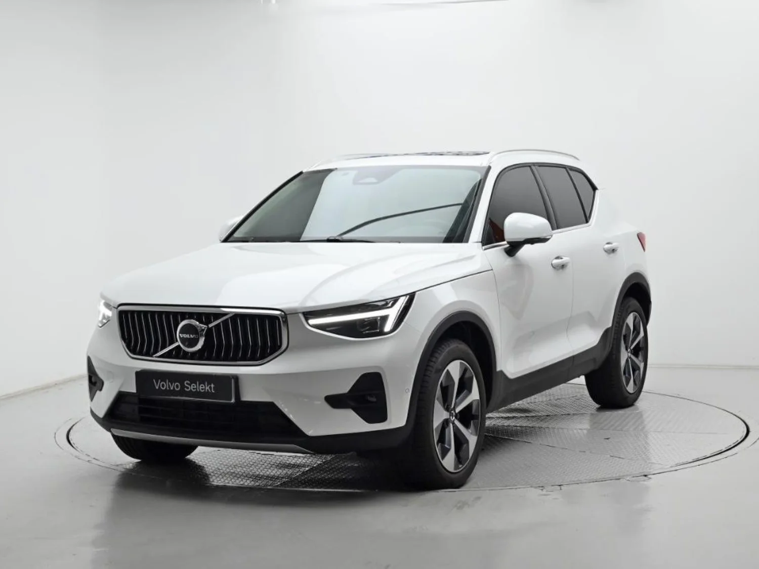 Volvo XC40 sourced from Korea by AJ Trading